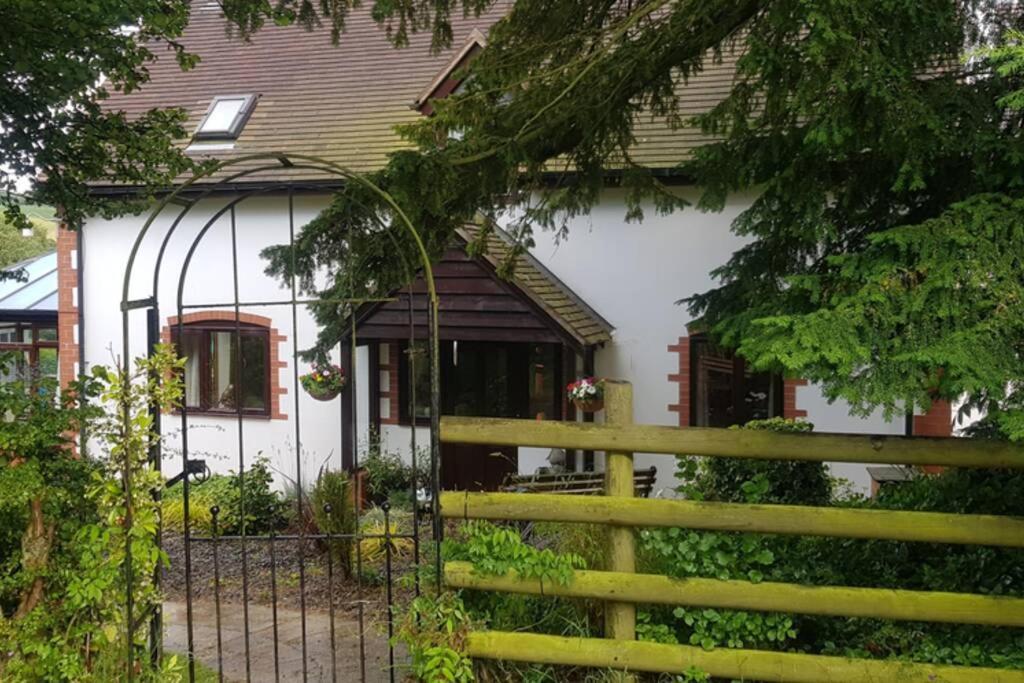 Rowan Cottages With Panoramic Views Of The Stiperstones And Walks On The Doorstep Shrewsbury Exterior foto